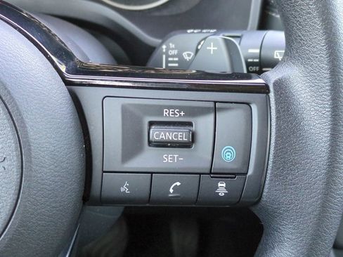 Used 2023 Nissan Rogue SV image 24