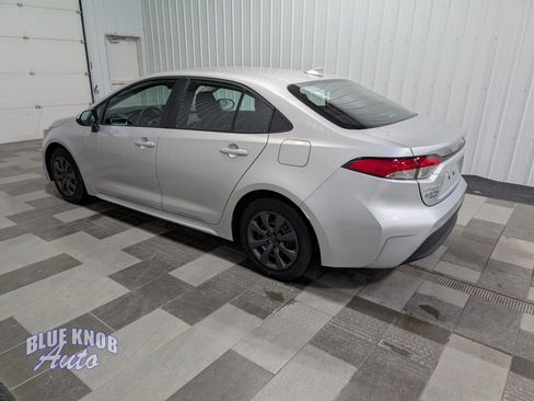 Used 2025 Toyota Corolla LE image 2