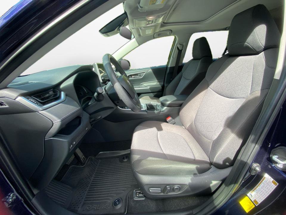 Used 2025 Toyota RAV4 XLE w/ Convenience Package AWD/4WD image 10