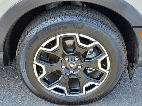 Used 2025 Ford Bronco Sport Outer Banks AWD/4WD image 9