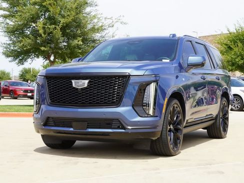 Used 2025 Cadillac Escalade Sport Platinum w/ LPO, ONYX Package AWD/4WD image 3