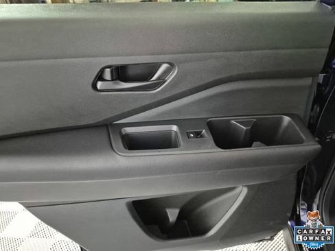 Used 2025 Nissan Pathfinder SV AWD/4WD image 27