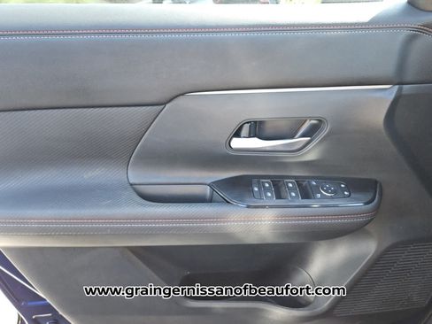 Used 2025 Nissan Kicks SR FWD image 16