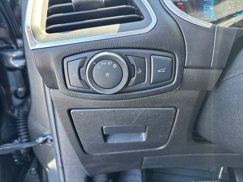 Used 2017 Ford Edge Titanium w/ Equipment Group 301A FWD image 16