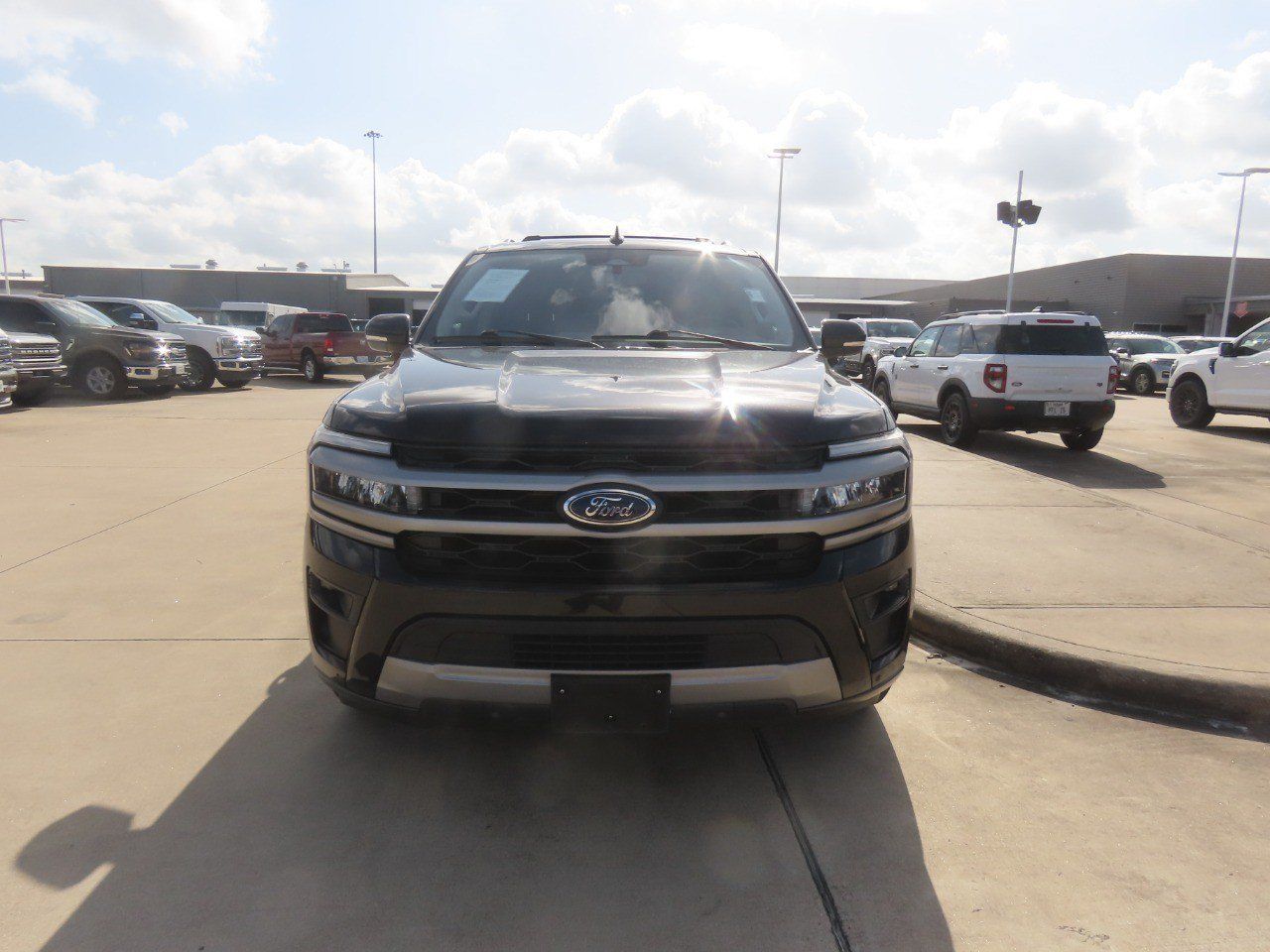 Used 2022 Ford Expedition Max XLT RWD image 5