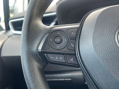 Used 2022 Toyota Corolla LE image 18