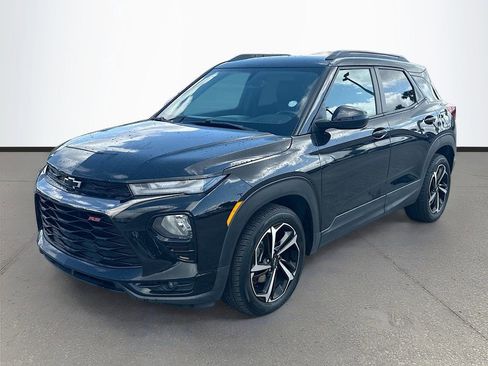 Used 2021 Chevrolet TrailBlazer RS w/ Technology Package FWD image 3
