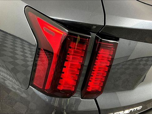 Used 2023 Kia Sorento LX FWD image 23