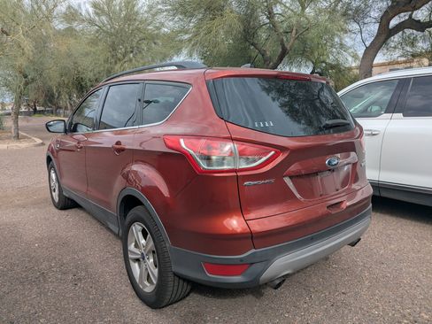 Used 2015 Ford Escape SE w/ Equipment Group 201A image 4