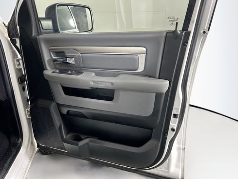 Used 2019 RAM 1500 Big Horn RWD image 29