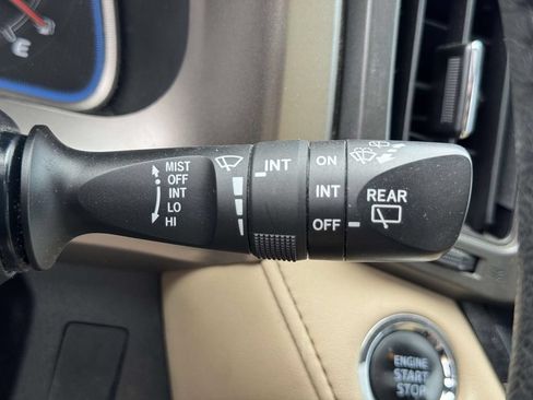 Used 2015 Toyota RAV4 Limited AWD/4WD image 27