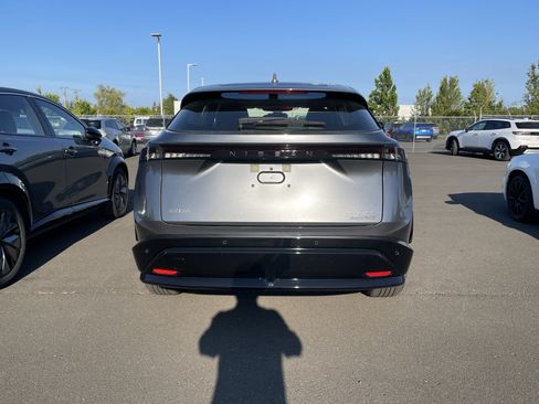 Used 2024 Nissan Ariya AWD image 3