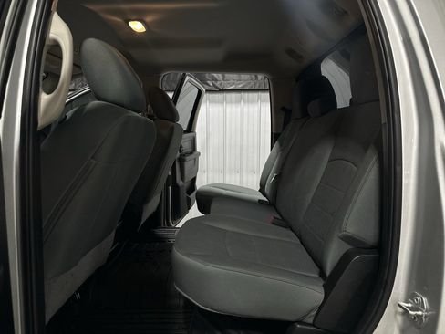 Used 2018 RAM 3500 Tradesman w/ Chrome Appearance Group image 13