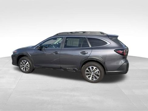 Certified 2025 Subaru Outback Premium AWD/4WD image 6