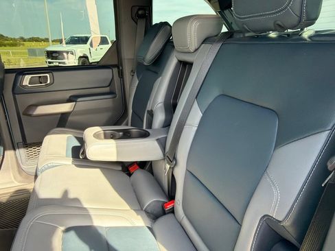 Used 2023 Ford Bronco Outer Banks AWD/4WD image 13