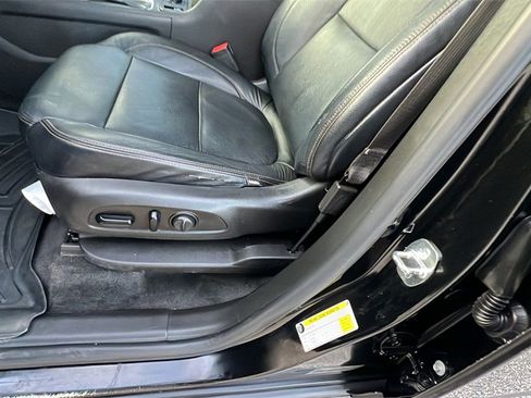 Used 2019 Chevrolet Traverse LT image 14