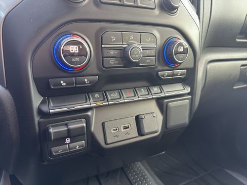 Used 2019 Chevrolet Silverado 1500 LT w/ All-Star Edition image 17