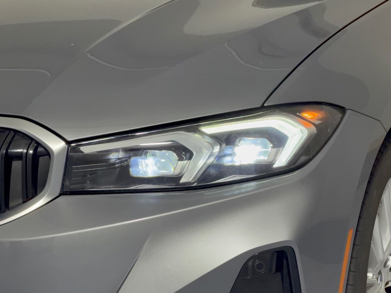 Used 2023 BMW 330i Sedan w/ Premium Package RWD image 12