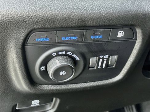 Used 2023 Jeep Grand Cherokee 30th Anniversary image 15