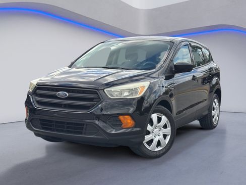 Used 2017 Ford Escape S image 2