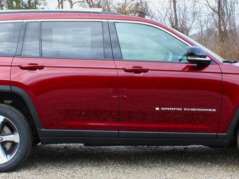 New 2025 Jeep Grand Cherokee L Limited image 4