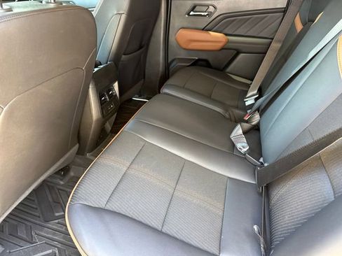 Used 2024 GMC Canyon AT4 w/ Technology Package image 16