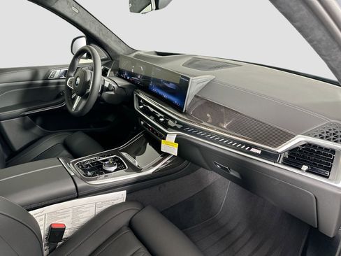 New 2026 BMW X7 M60i image 31