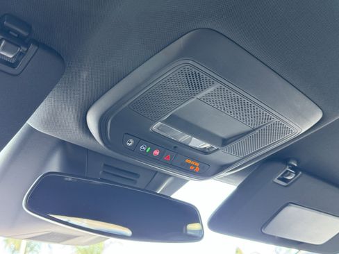 Used 2025 Chevrolet Equinox EV RS image 29