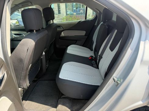 Used 2010 Chevrolet Equinox LS FWD image 22