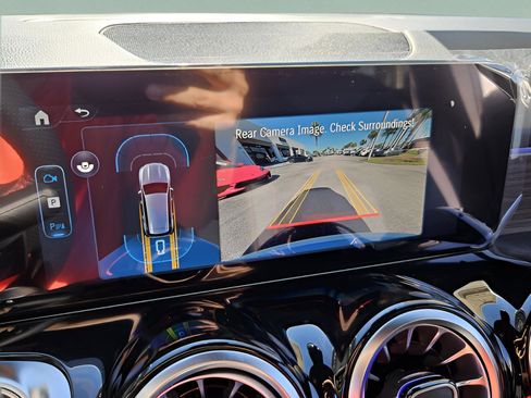 New 2026 Mercedes-Benz GLB 250 image 19