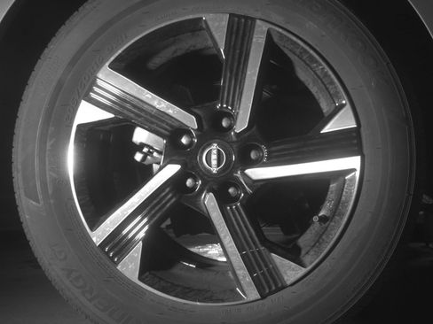 Used 2025 Nissan Sentra SV FWD image 18