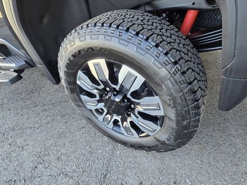 New 2025 GMC Sierra 2500 Denali w/ Denali Reserve Package image 11