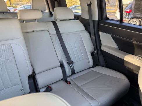 Used 2025 Hyundai Santa Fe SEL image 37