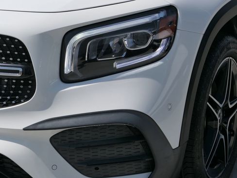 Used 2021 Mercedes-Benz GLB 250 image 8