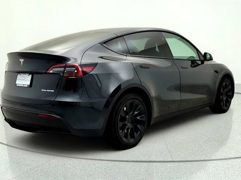 Used 2024 Tesla Model Y Long Range AWD/4WD image 5