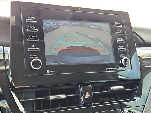 Used 2021 Toyota Camry SE image 16