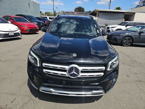 Used 2022 Mercedes-Benz GLB 250 w/ Premium Package Lite image 2