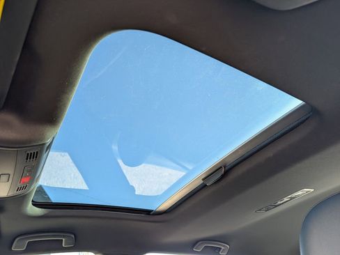 Used 2018 Volkswagen GTI SE image 11