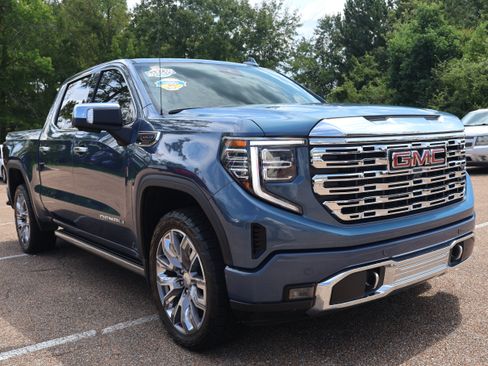 Used 2024 GMC Sierra 1500 Denali w/ Denali Reserve Package AWD/4WD image 18
