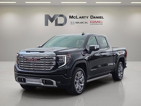 Used 2025 GMC Sierra 1500 Denali w/ Denali Reserve Package image 2