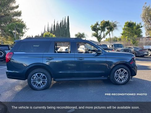 Used 2025 Ford Expedition Active AWD/4WD image 7