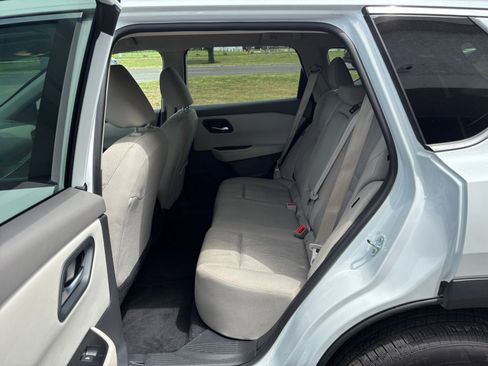 Used 2025 Nissan Rogue SV AWD/4WD image 28