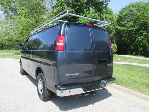 Used 2020 Chevrolet Express 2500 w/ Driver Convenience Package RWD image 27