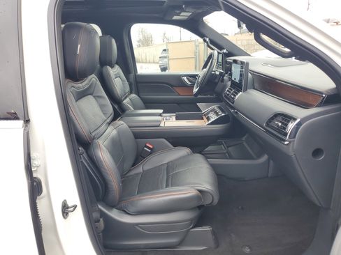 Certified 2023 Lincoln Navigator Black Label image 9