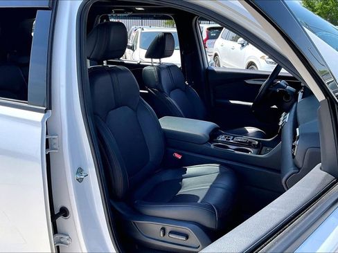 Used 2025 Honda Pilot Black Edition image 10