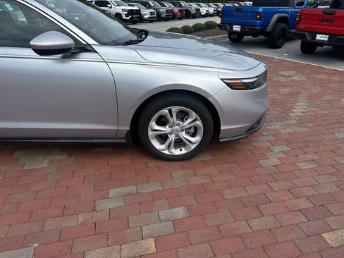 Used 2024 Honda Accord LX image 17