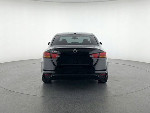 Used 2025 Nissan Altima 2.5 SV FWD image 7