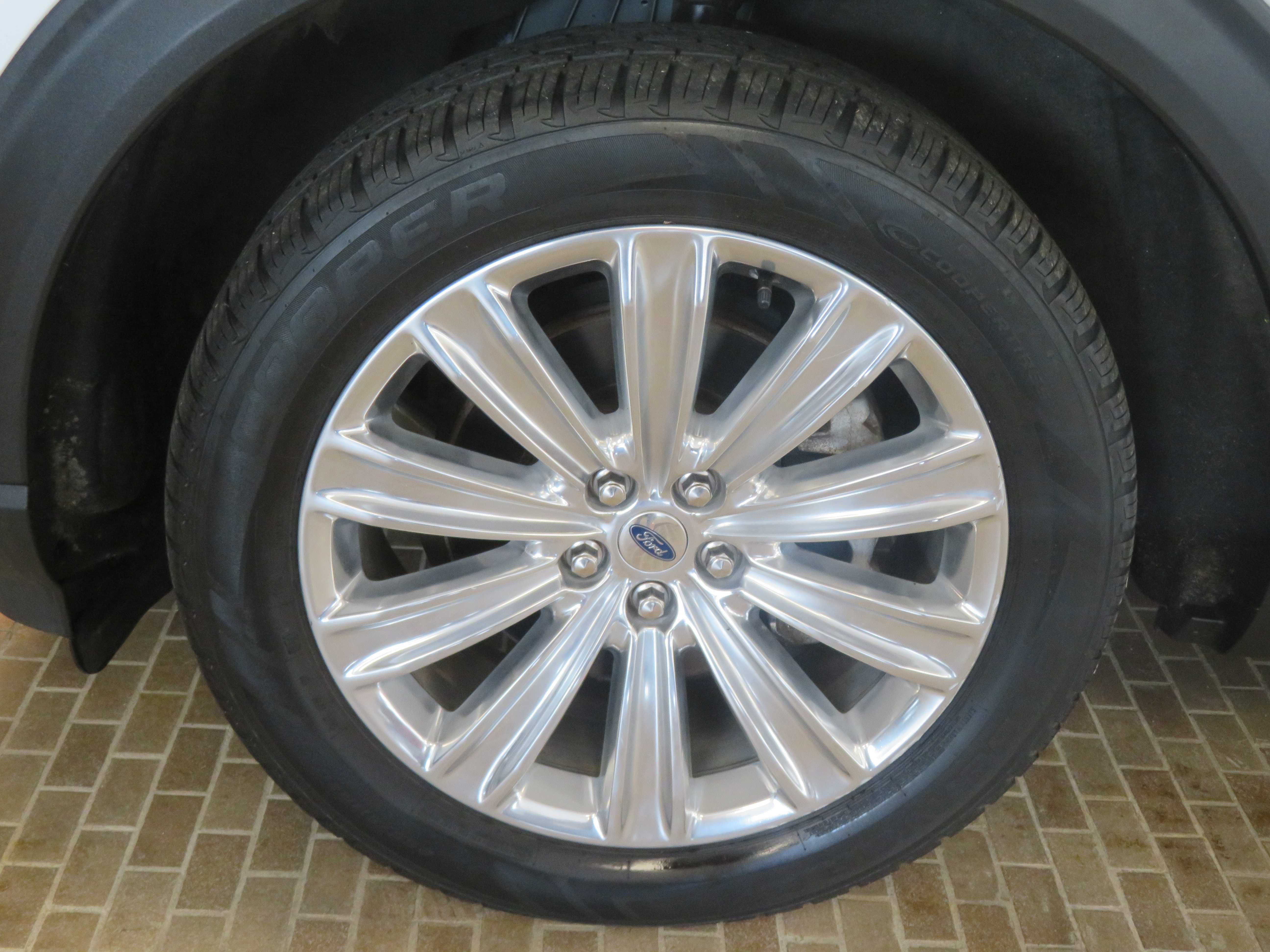 Used 2020 Ford Explorer Limited AWD/4WD image 7