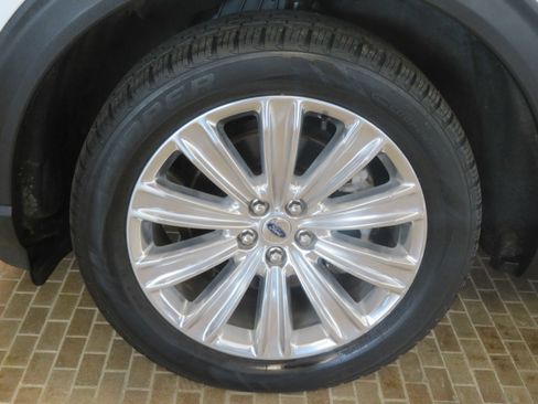 Used 2020 Ford Explorer Limited AWD/4WD image 7