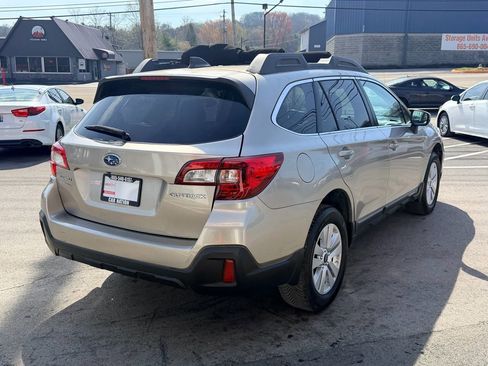 Used 2018 Subaru Outback 2.5i Premium image 6